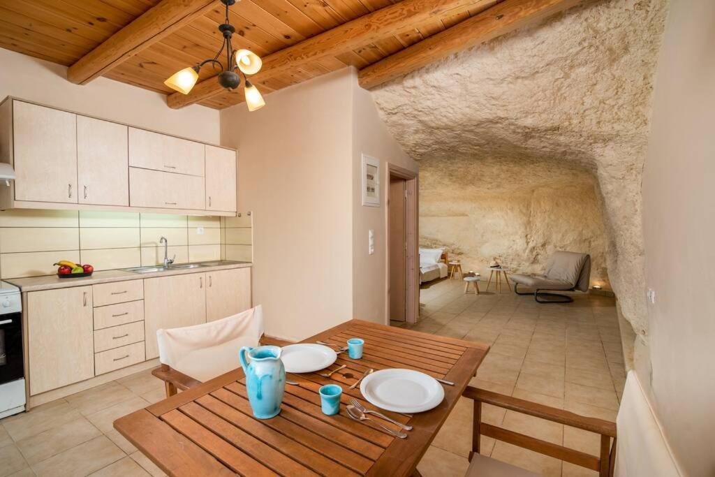Nostos Cave Seaview Apartment Mátala Exterior foto